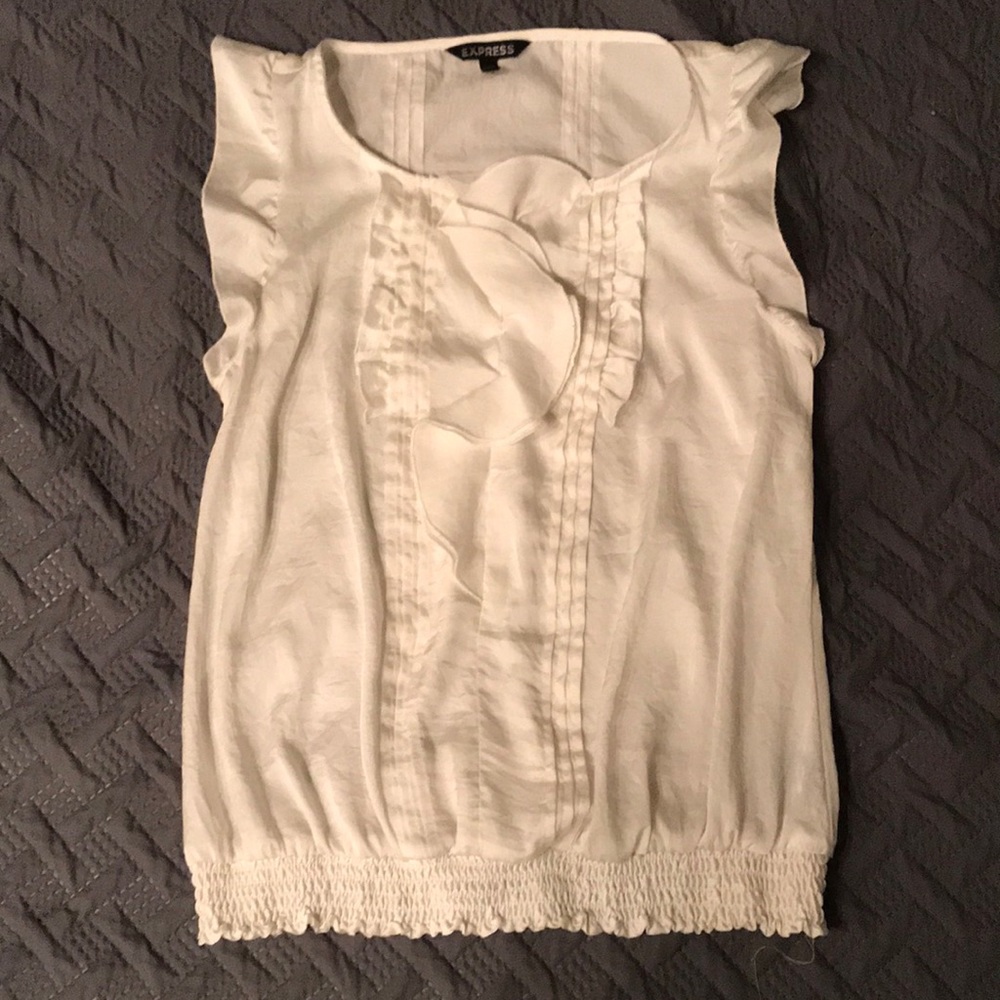 Express dressy short with ruffle in the middle